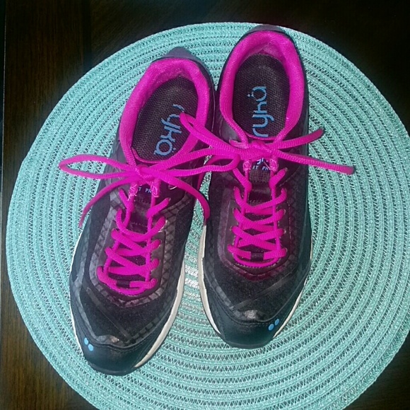 Ryka - Picture 2 of 3